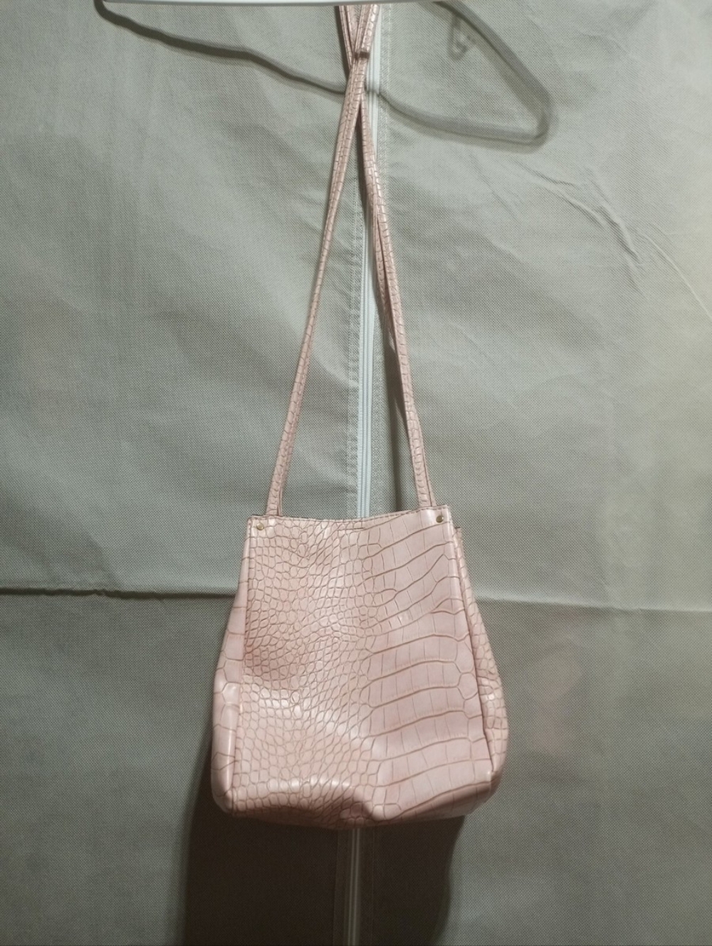 LONDON.FOG Women's Croc-Embossed Shoulder Bag - Pale Pink NWT